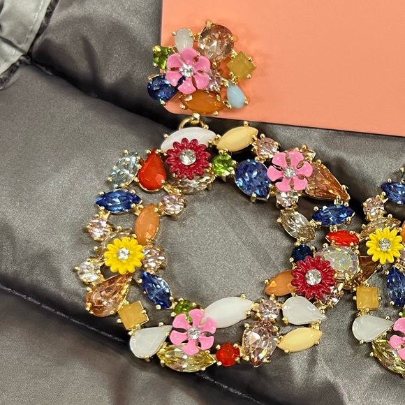 NWT ⚜️🌺⚜️ Piper K Gorgeous Colorful floral hoop earrings - Picture 12 of 12